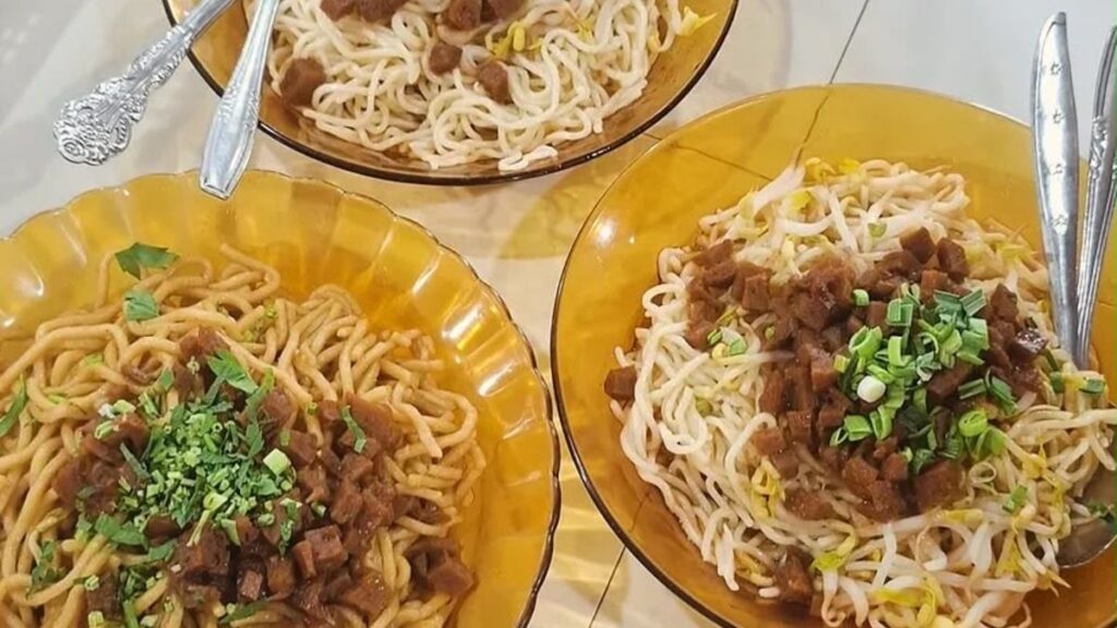 Mie Jalak Sabang Bikin Nagih! Kuliner Legendaris Ini Selalu Diburu Wisatawan