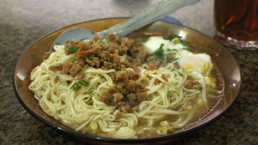 Mie Jalak Sabang Bikin Nagih! Kuliner Legendaris Ini Selalu Diburu Wisatawan