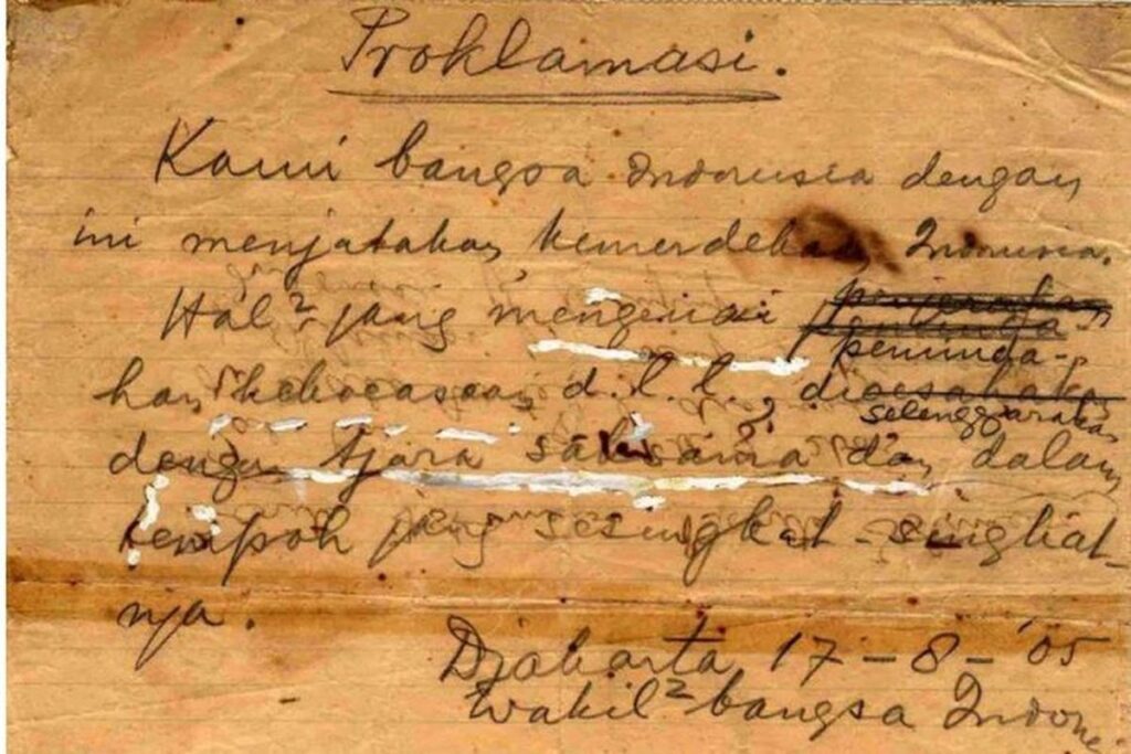 Sempat Dibuang ke Tempat Sampah, Begini Nasib Naskah Proklamasi Tulisan Tangan Bung Karno!