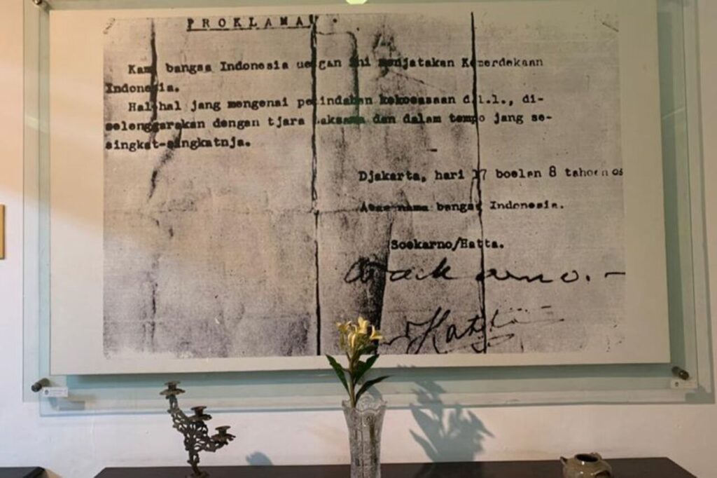 Sempat Dibuang ke Tempat Sampah, Begini Nasib Naskah Proklamasi Tulisan Tangan Bung Karno!