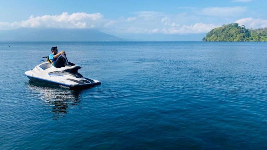 Pesona Danau Ranau Tak Main-Main! Ini Lokasi dan Aktivitas Seru yang Wajib Dicoba