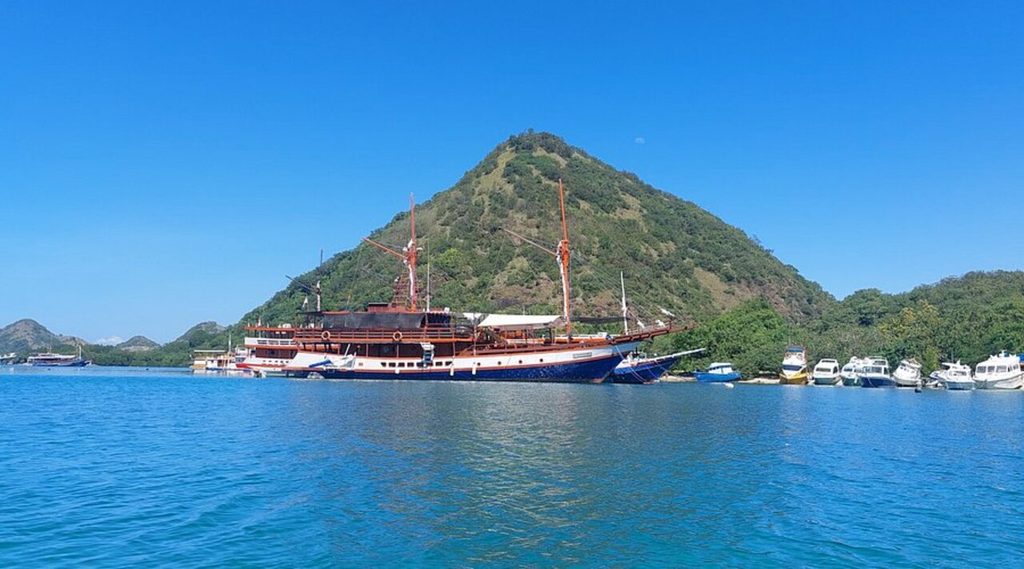 Pulau Kukusan Jadi Calon Destinasi Baru Labuan Bajo, Pesonanya Bikin Takjub!