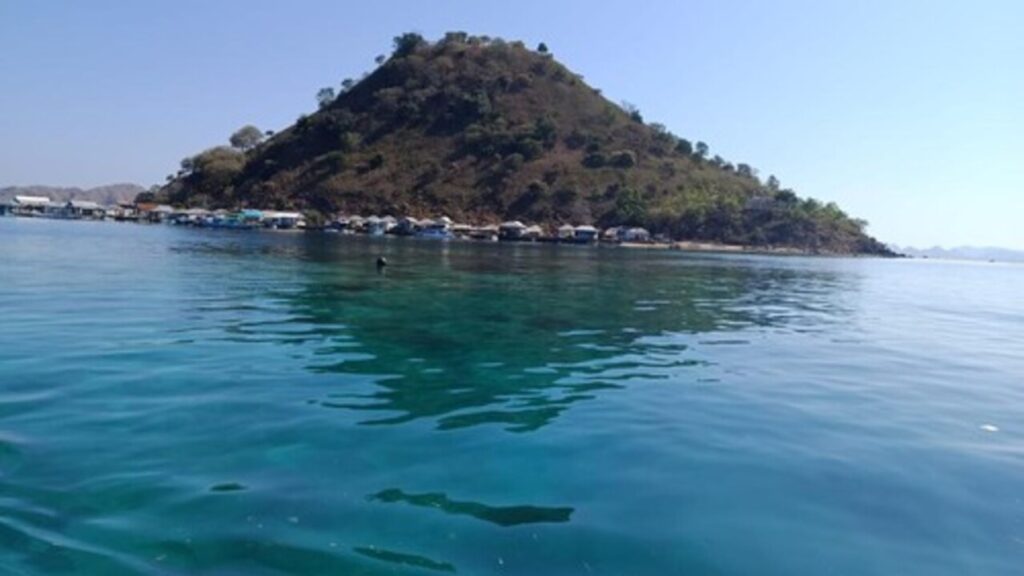Pulau Kukusan Jadi Calon Destinasi Baru Labuan Bajo, Pesonanya Bikin Takjub!