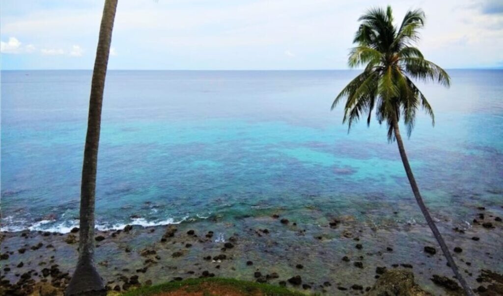 Air Lautnya Biru Jernih! Pesona Pantai Ujong Kareung di Pulau Weh Sabang