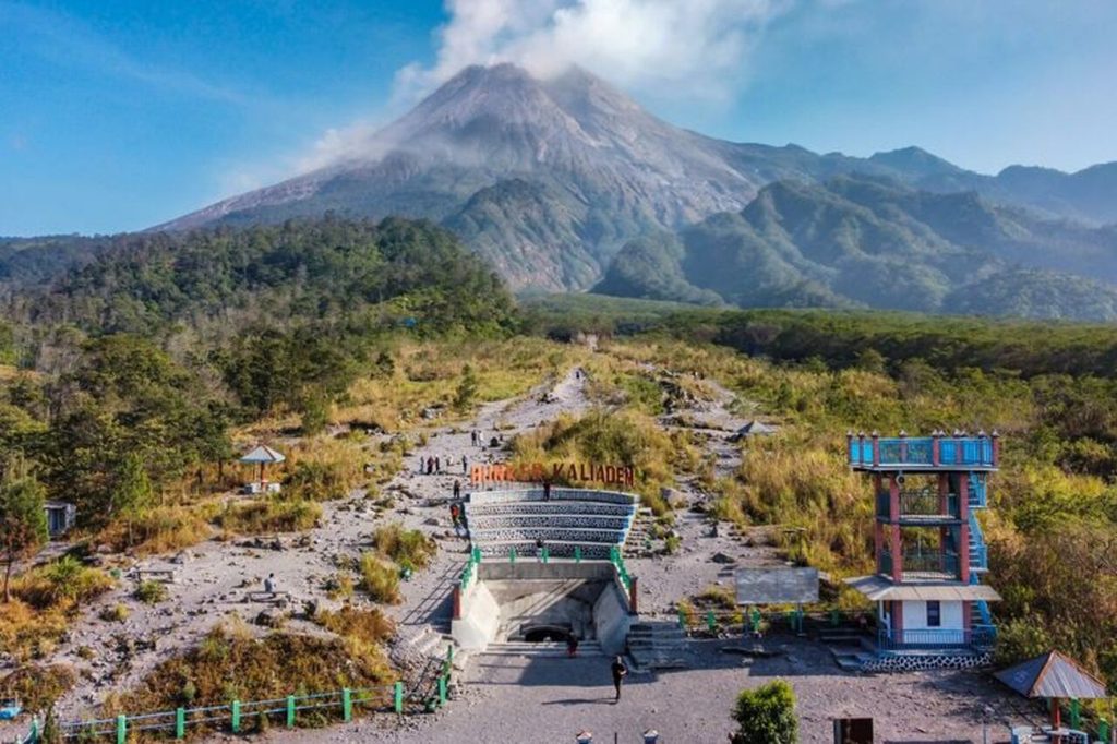 Punya Sejarah Tragis! Kisah Kelam Bunker Kaliadem yang Kini Jadi Destinasi Wisata